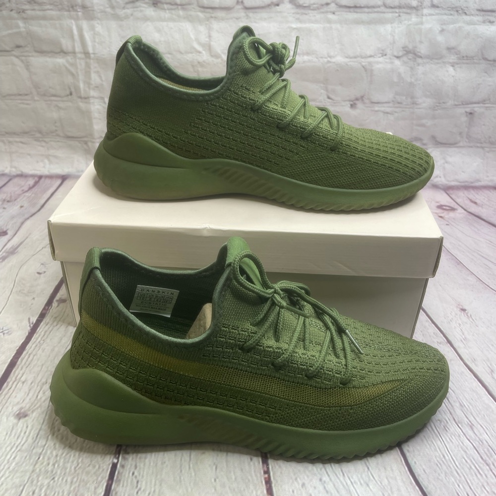 Danskin Green Women's Sneakers 10